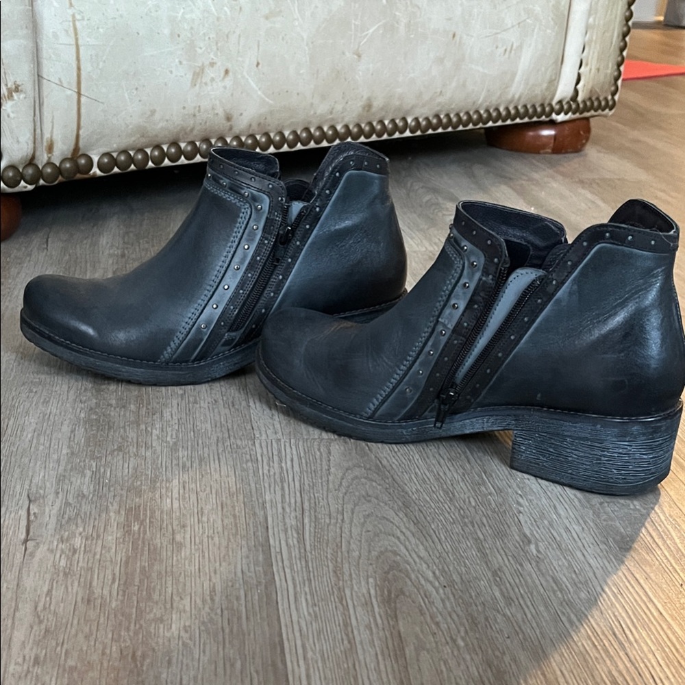 Naot Dark Blue Leather Ankle Boots